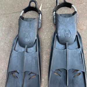 Hollis F2 Black Diving Fins medium-large